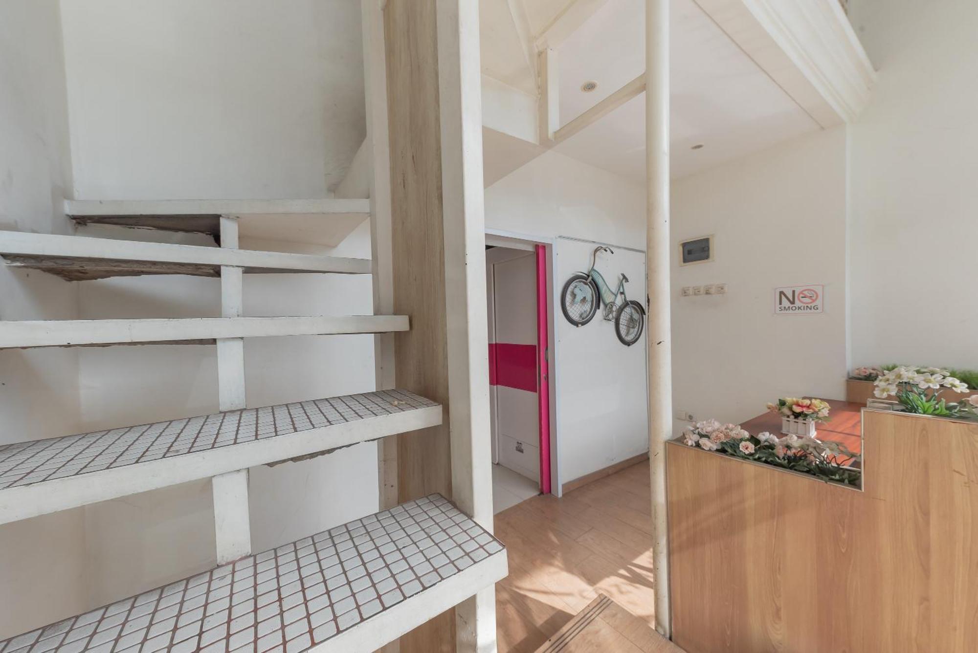 Reddoorz Hostel At Kiara Cozy Kircon Bandung Exteriér fotografie